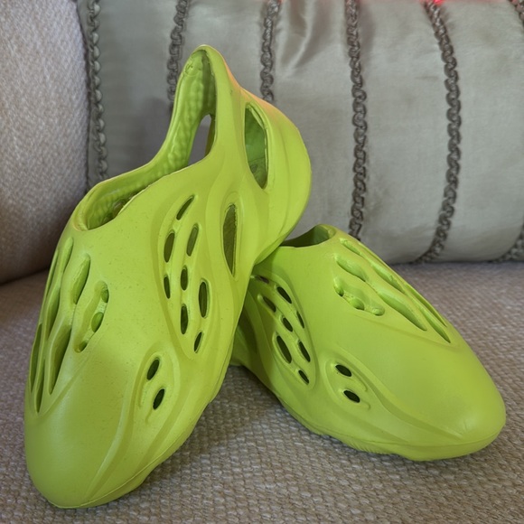 Foam Runners - Picture 2 of 4